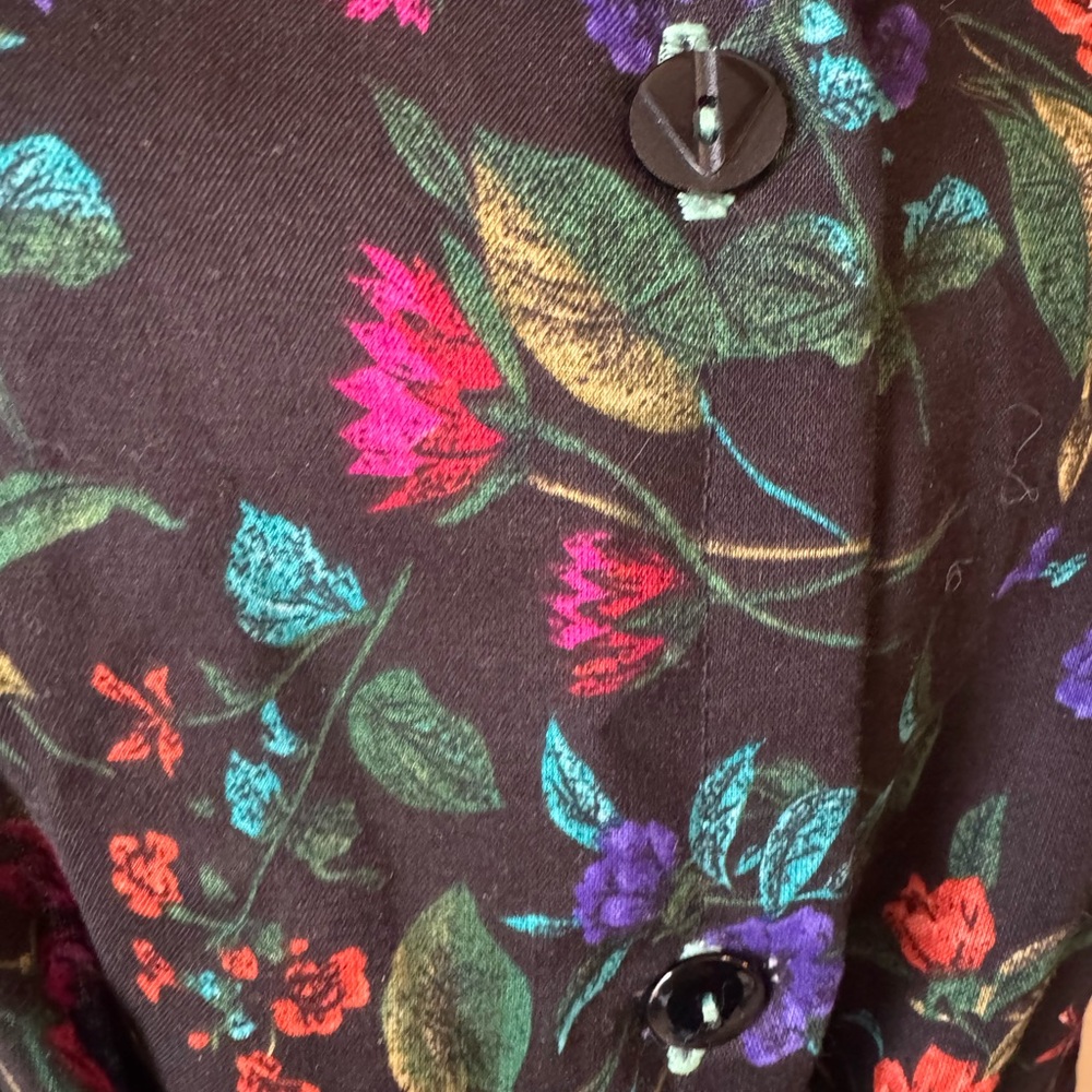 Vintage Floral Button-Front Midi Dress in Black with Multicolor Bloom - Picture 7 of 10